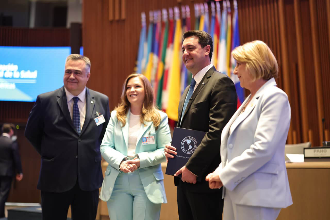 Paraná recebe reconhecimento inédito da OMS em Washington por políticas para idosos