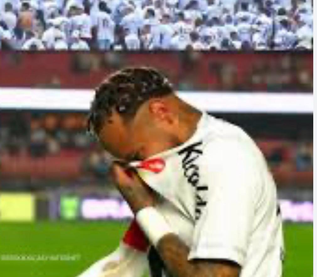 Neymar Alvo de Acusações Online: Onde Termina a Crítica e Começa a Difamação?