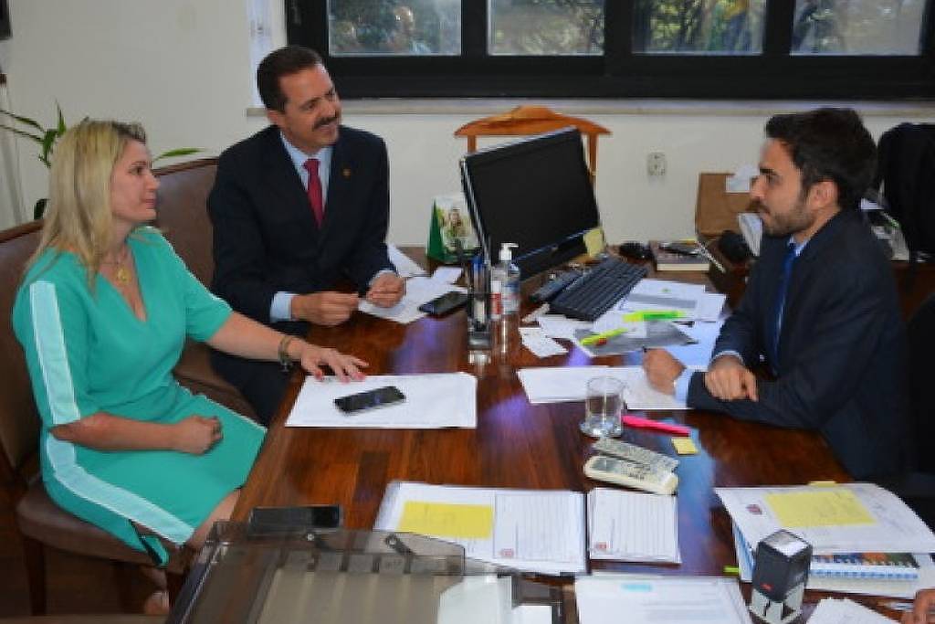 Prefeito é condenado por deixar a primeira-dama governar em seu lugar no interior de SP