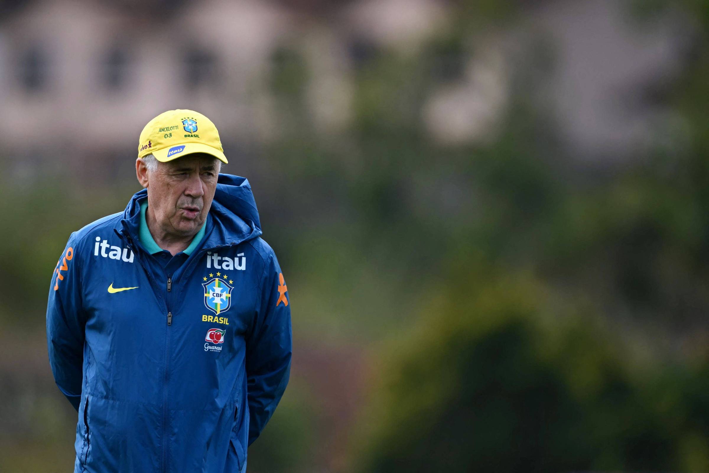 Ancelotti realiza exames antes de jogo na altitude da Bolívia