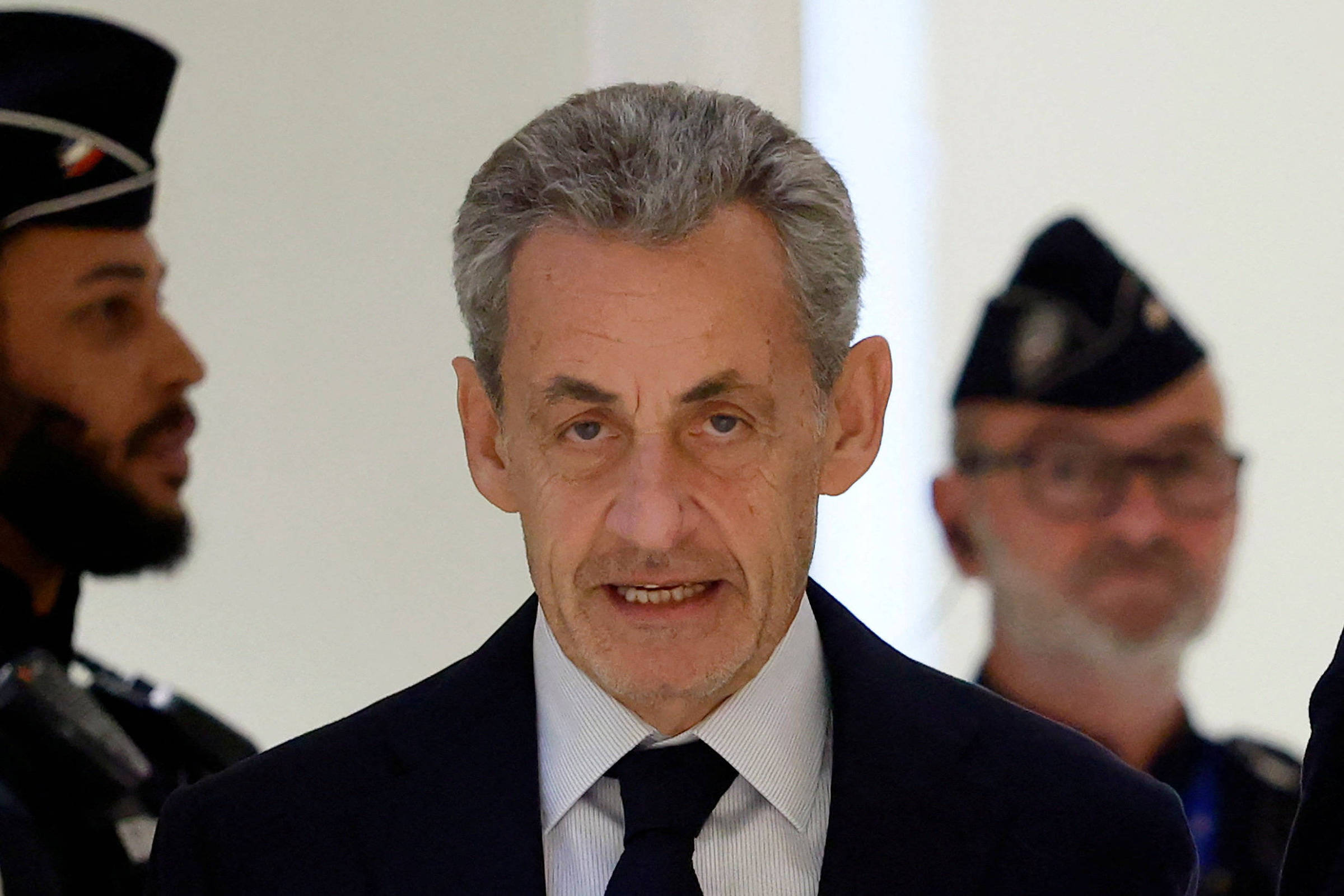 Nicolas Sarkozy condenado a 5 anos de prisão por financiamento ilegal