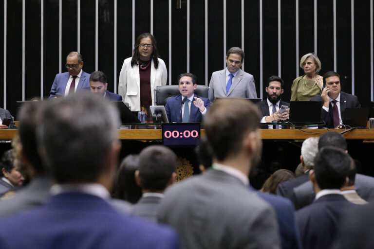 Centrão busca apoio para aprovar PL da dosimetria