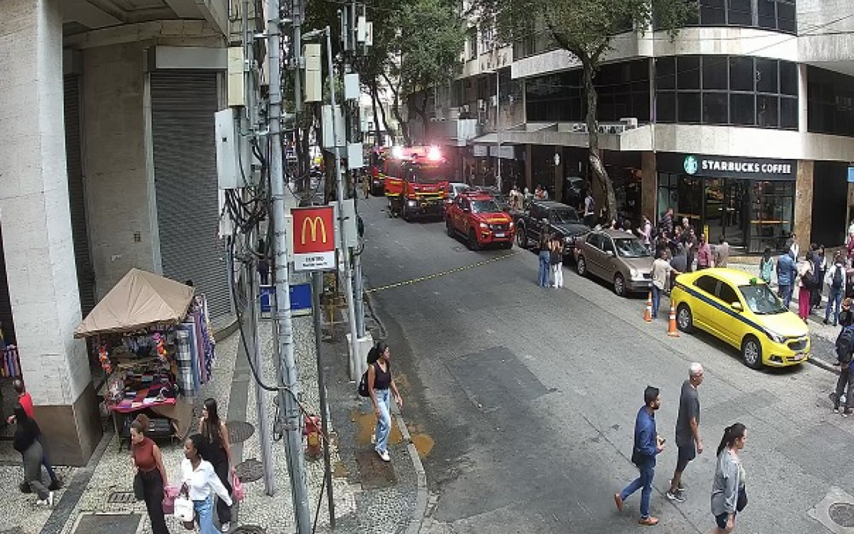 Susto no Centro do Rio: Incêndio Atinge Restaurante, Sem Vítimas