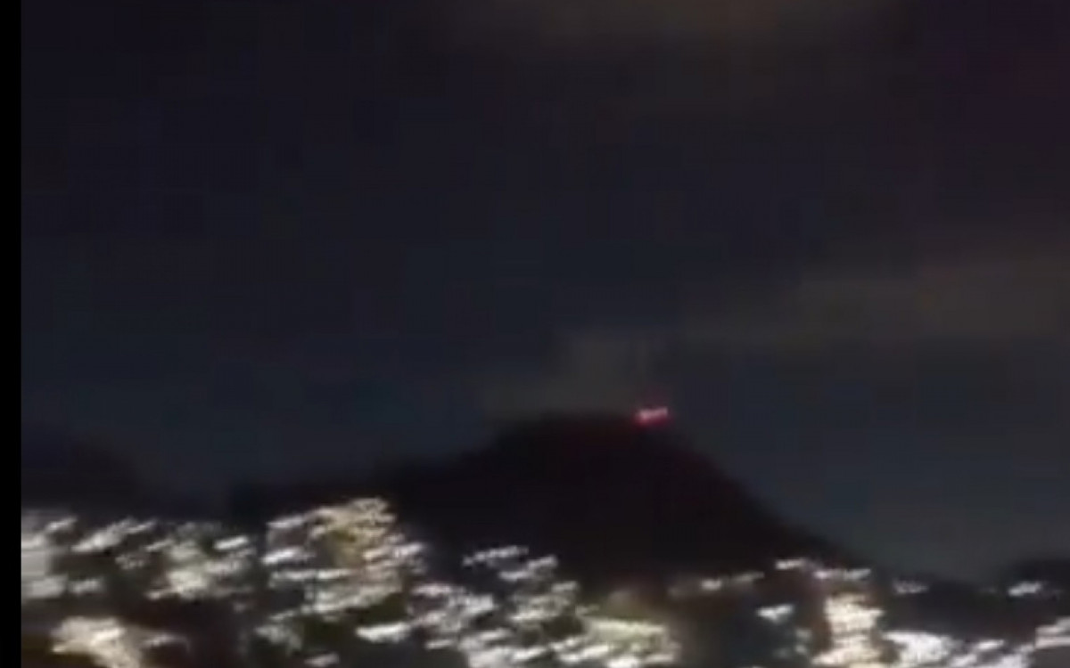 Guerra de Facções Aterroriza Morro do Urubu: Intenso Tiroteio Assusta Moradores