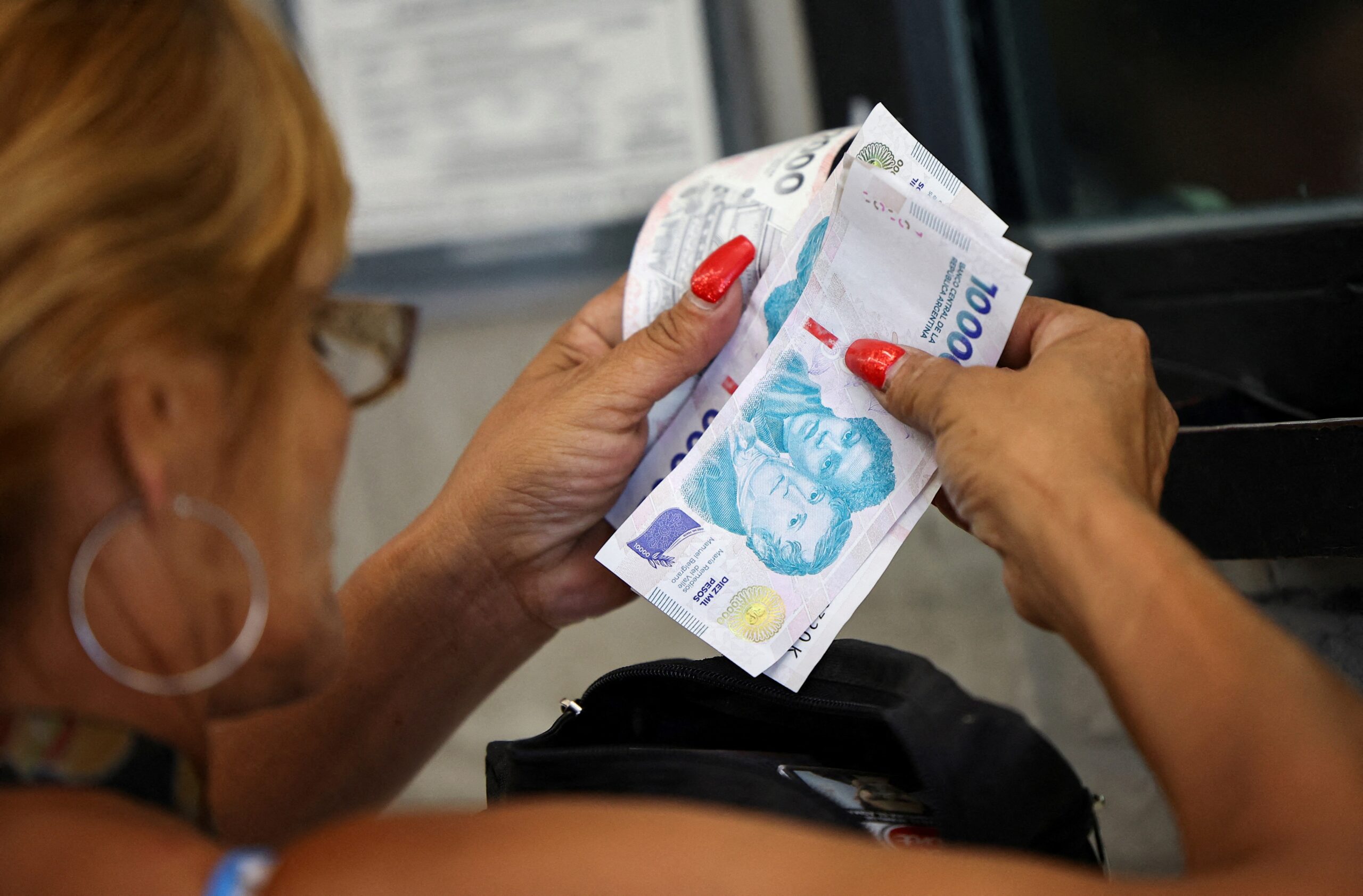 Mudanças na inflação da Argentina: impacto de jornais e DVDs