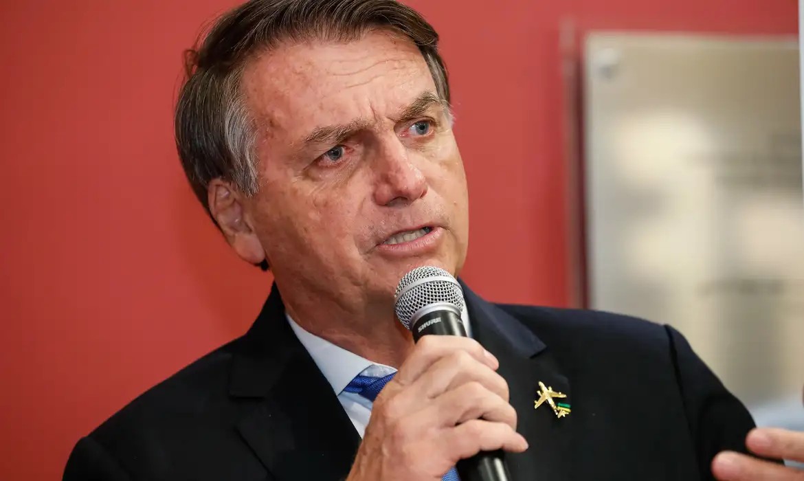 STF Condena Bolsonaro a Mais de 27 Anos por Trama Golpista