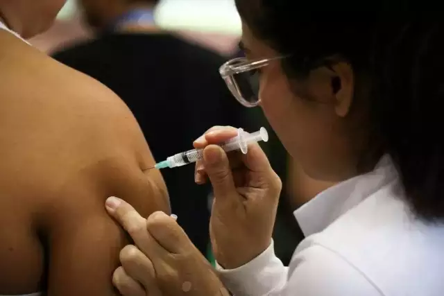 Campo Grande intensifica vacinação contra Covid e gripe em shopping neste sábado
