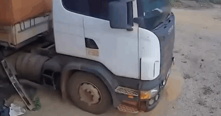 Carreta Desgovernada Causa Pânico e Deixa Feridos Após Invadir Residência em Açailândia