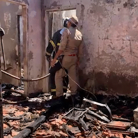 Descuido com micro-ondas causa incêndio e destrói residência em Campo Grande