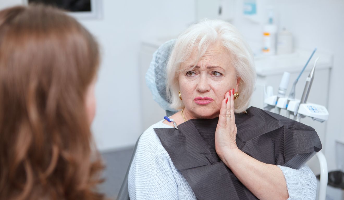 Boca em Chamas: Entenda a Síndrome da Ardência Bucal que Atinge Mulheres na Pós-Menopausa