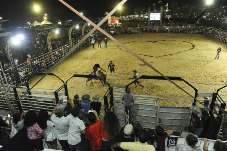 Expoema 2024: Shows de Mix in Brazil, Erick Andrade e Zé Vaqueiro Agitam o Parque Independência