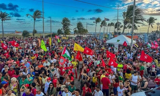 Aracaju se Une a Protestos Nacionais Contra Anistia a Golpistas e PEC da Blindagem