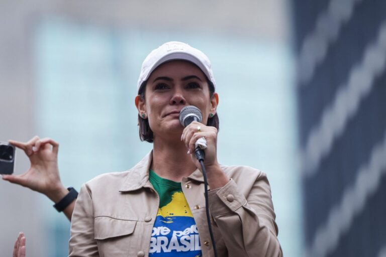Michelle Bolsonaro destaca legado de Jair após condenação
