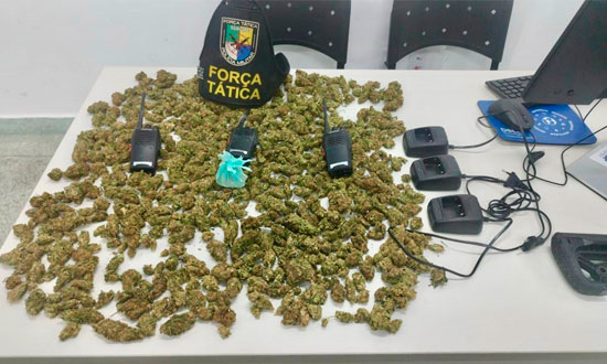 Tiroteio e Apreensão no Bugio: Polícia Militar Desmantela Ponto de Tráfico após Perseguição