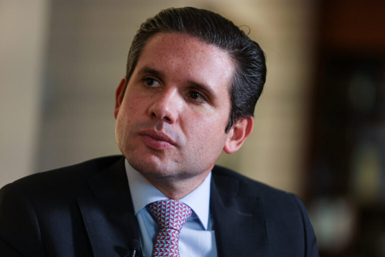 Sob pressão por anistia, Motta participa do desfile de 7 de setembro