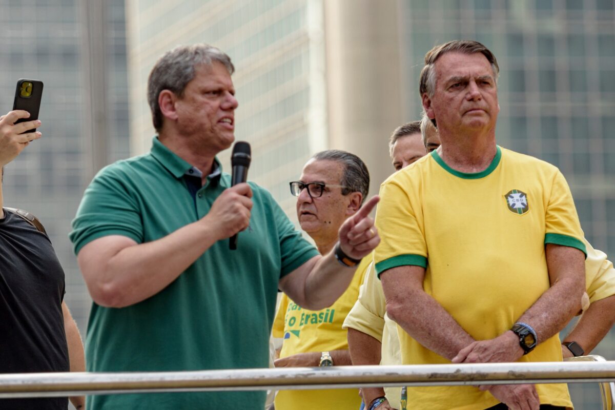 Anistia ao ex-presidente Bolsonaro: PL espera Tarcísio em Brasília