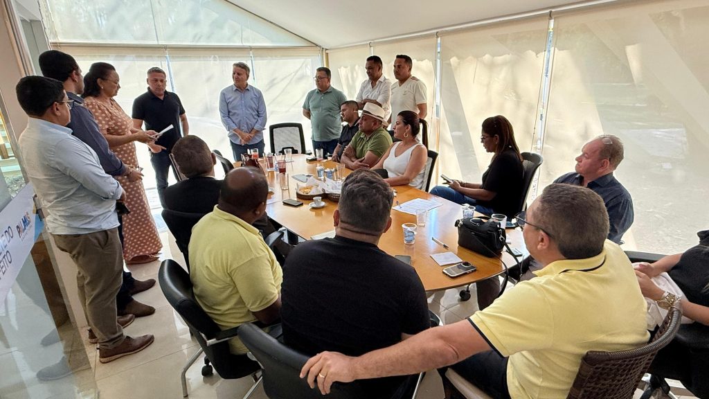 Câmara Municipal blinda prefeito de Palmas: 21 vereadores rejeitam impeachment e declaram apoio a Eduardo Siqueira