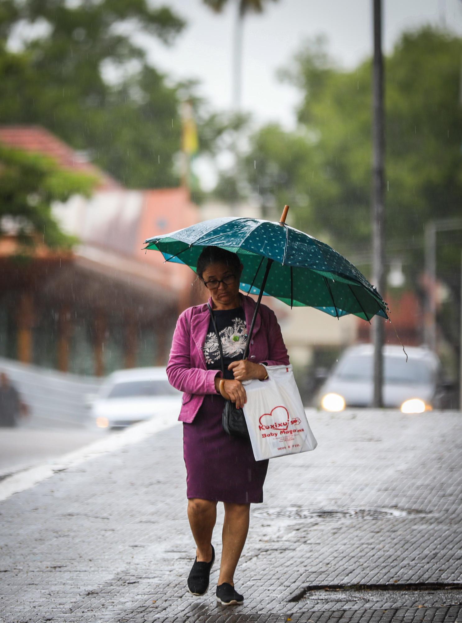 Acre em Alerta: Previsão Indica Chuvas Fortes e Temporais Isolados Nesta Terça-Feira