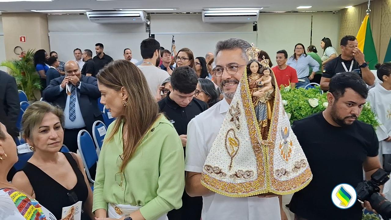 Fé e Devoção: Imagem Peregrina de Nossa Senhora de Nazaré Abençoa o Palácio do Setentrião