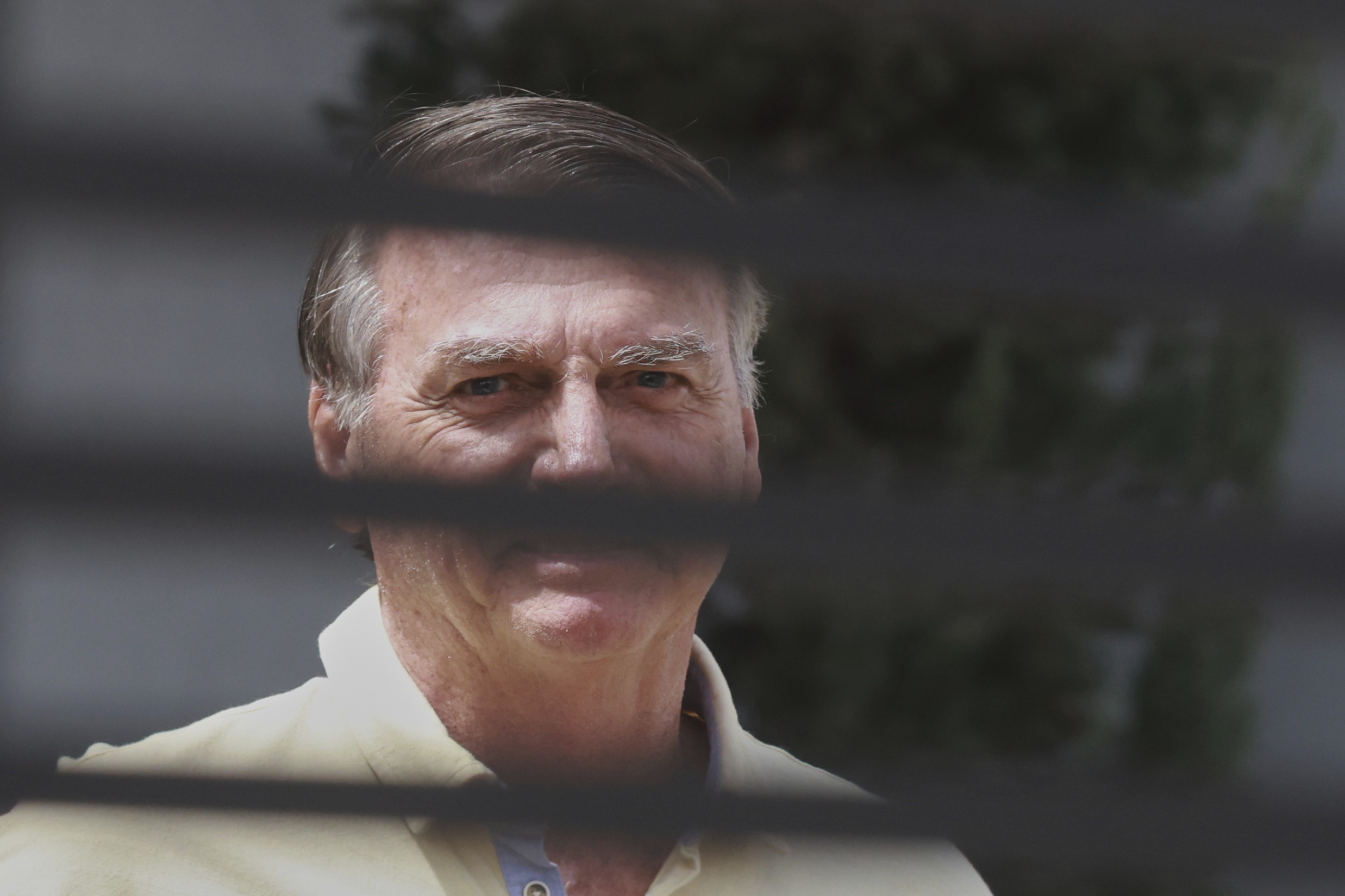 Bolsonaro pede autorização para ir a hospital realizar procedimento médico