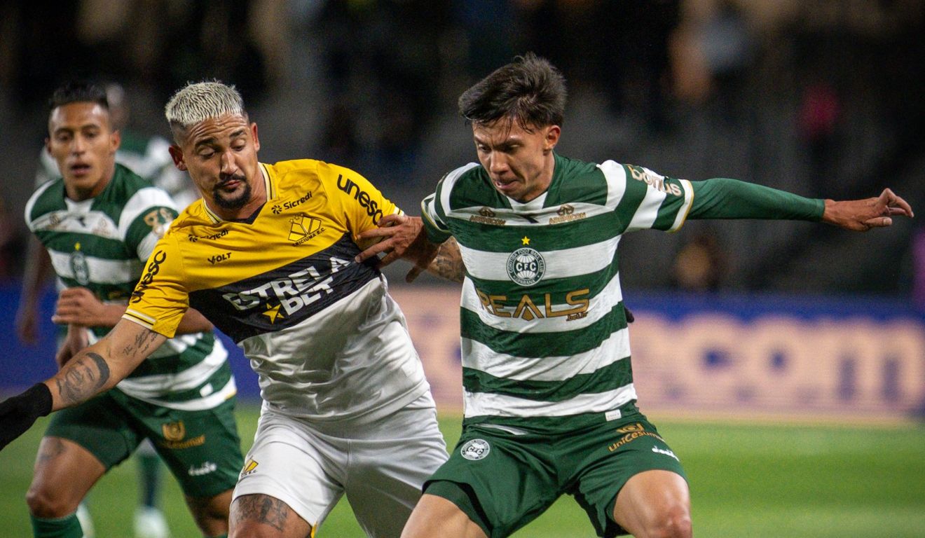 Criciúma vence Coritiba em jogo decisivo pelo G4