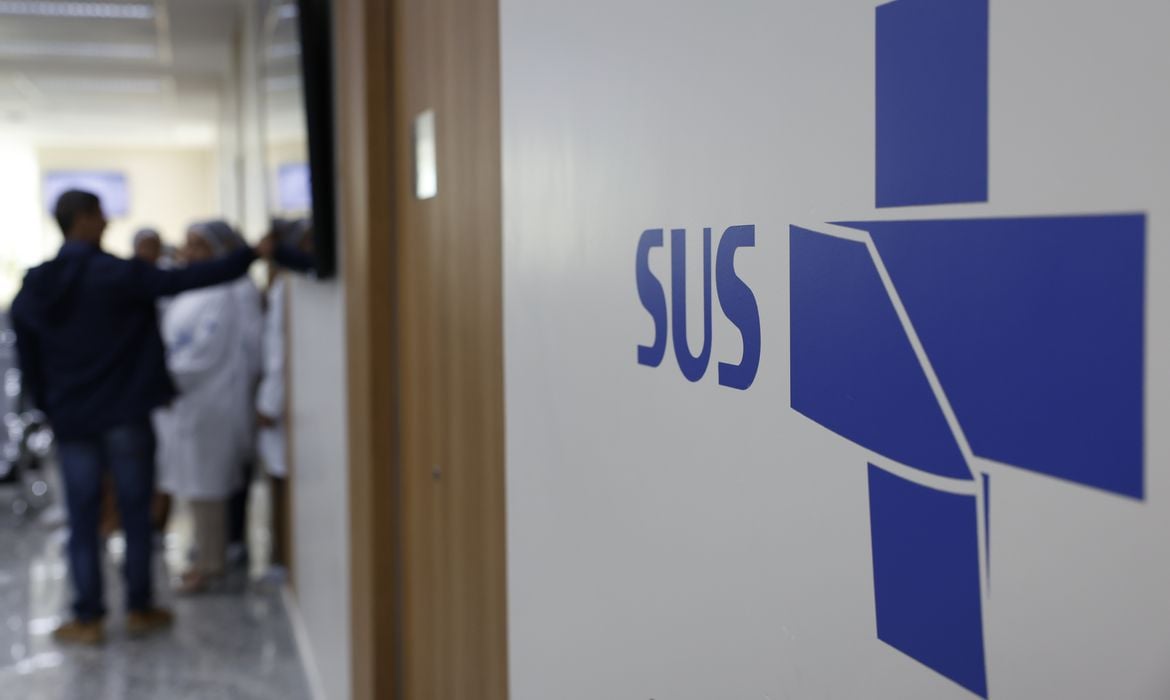 SUS Completa 35 Anos e Planeja Futuro com Foco em Tecnologia e Autossuficiência