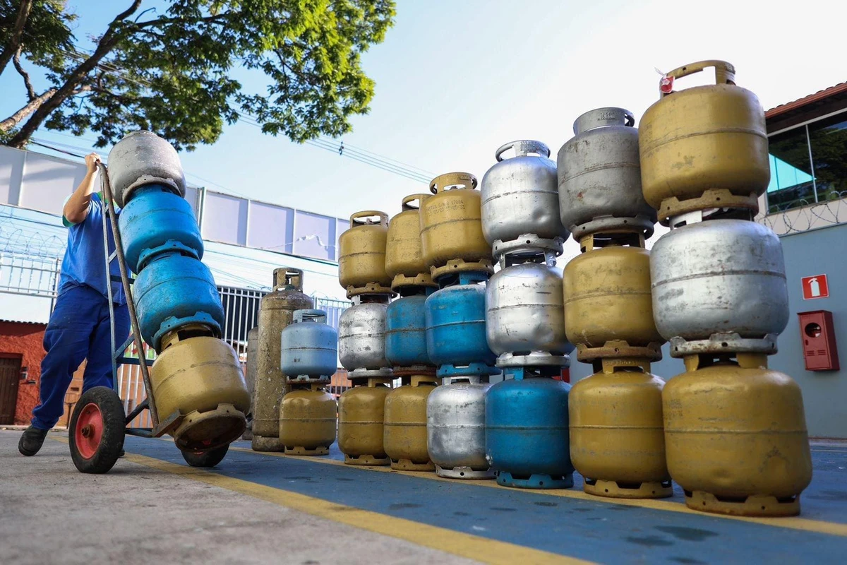 Gás Gratuito para Famílias de Baixa Renda: Saiba Como Acessar o ‘Gás do Povo’ a Partir de Novembro