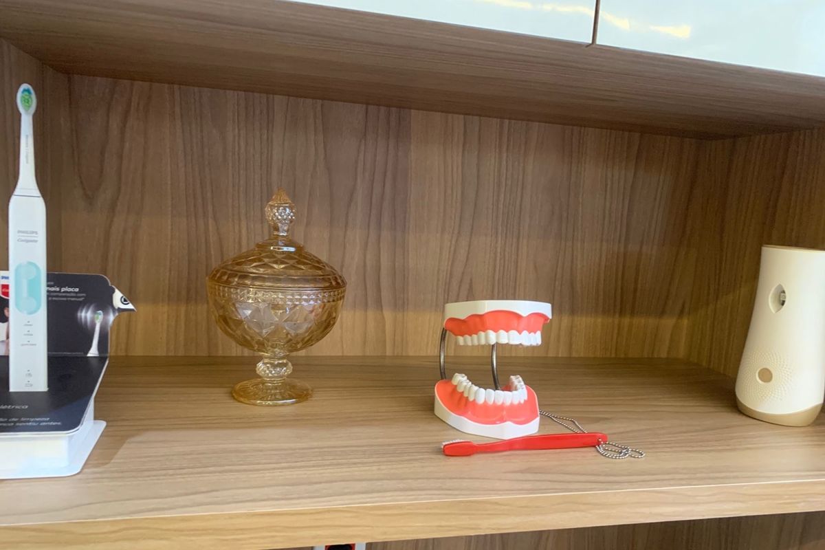 Falso dentista é preso por atuar sem diploma no DF