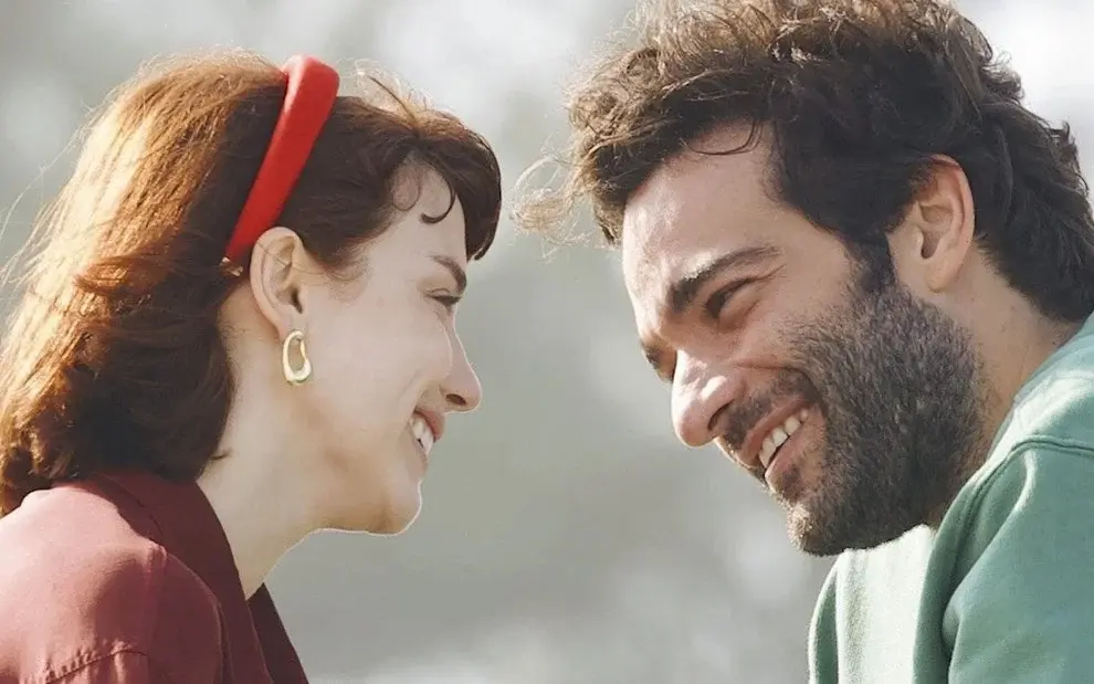 “Vale Tudo” Aposta no Amor em Meio à Tempestade: Reconciliação de Afonso e Solange Conquista o Público
