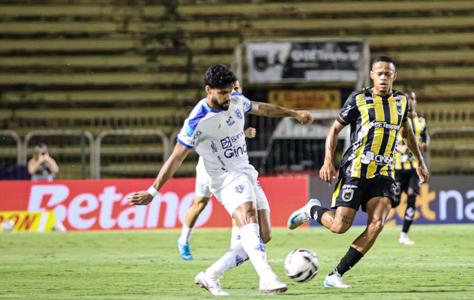 Desespero na Série B: Paysandu busca respiro contra Volta Redonda em duelo de desesperados