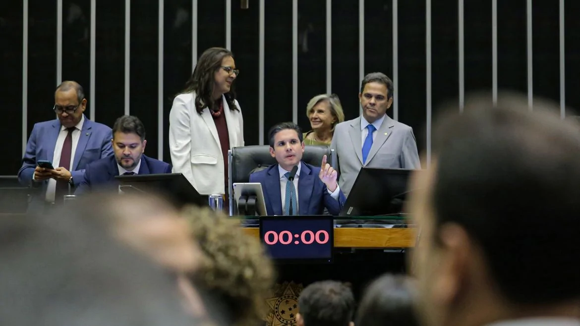 PEC da Blindagem: Especialistas alertam para risco de aumento da corrupção em emendas parlamentares