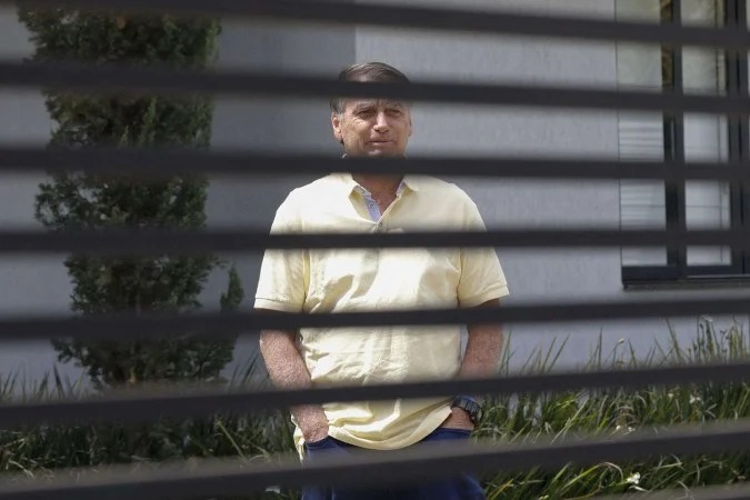 STF Exige Esclarecimentos Sobre Escolta de Bolsonaro em Hospital de Brasília