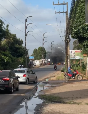 Protesto Bloqueia Estrada da Maioba e Causa Caos no Trânsito em São Luís