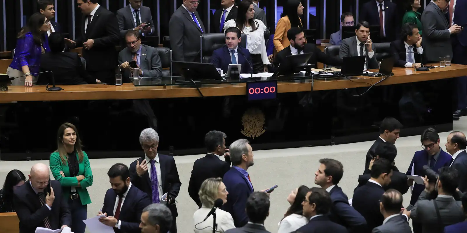 Câmara Derruba Voto Secreto em PEC da Blindagem por Quórum Insuficiente: Entenda o Impacto
