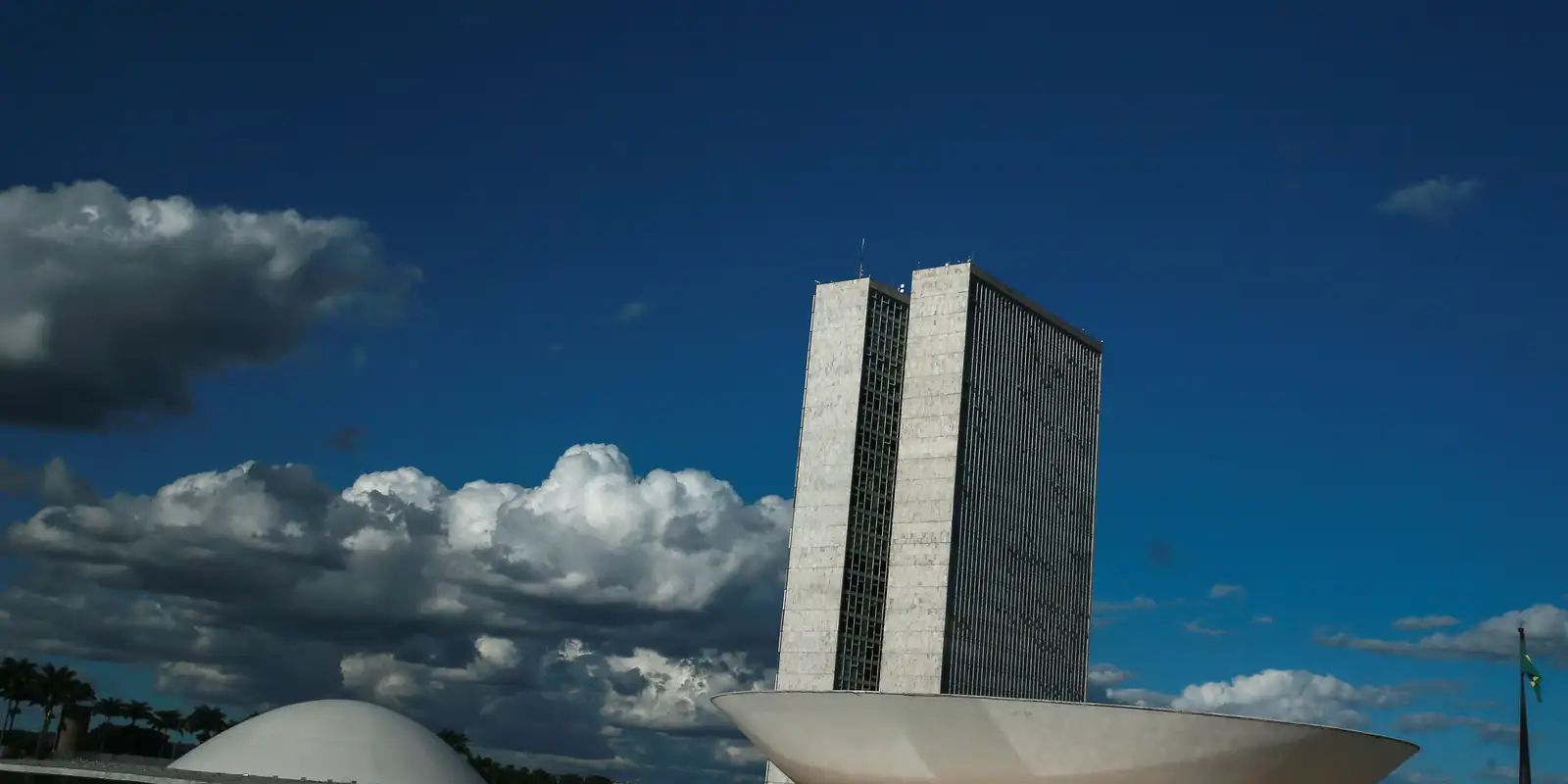 Reforma Tributária Avança no Senado: CCJ Aprova Relatório Decisivo