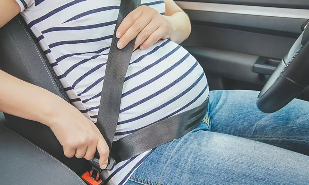 Gestantes e Puérperas ao Volante: Médicos Alertam para Riscos e Cuidados Essenciais