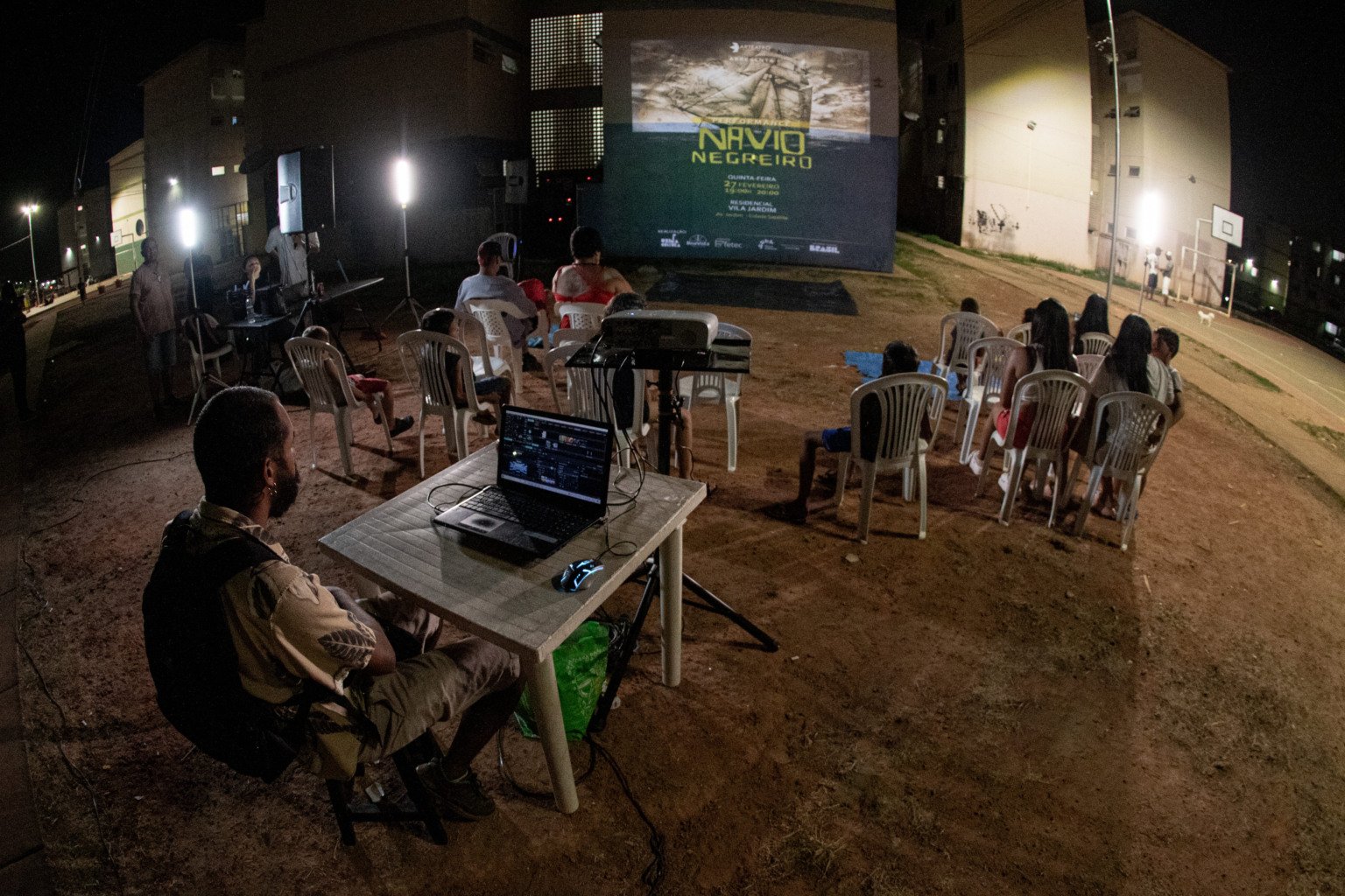 “Navio Negreiro” Ressurge em Boa Vista: Espetáculo Impactante Une Teatro, Hip Hop e Denúncia da Escravidão na Escola Voltaire Pinto Ribeiro