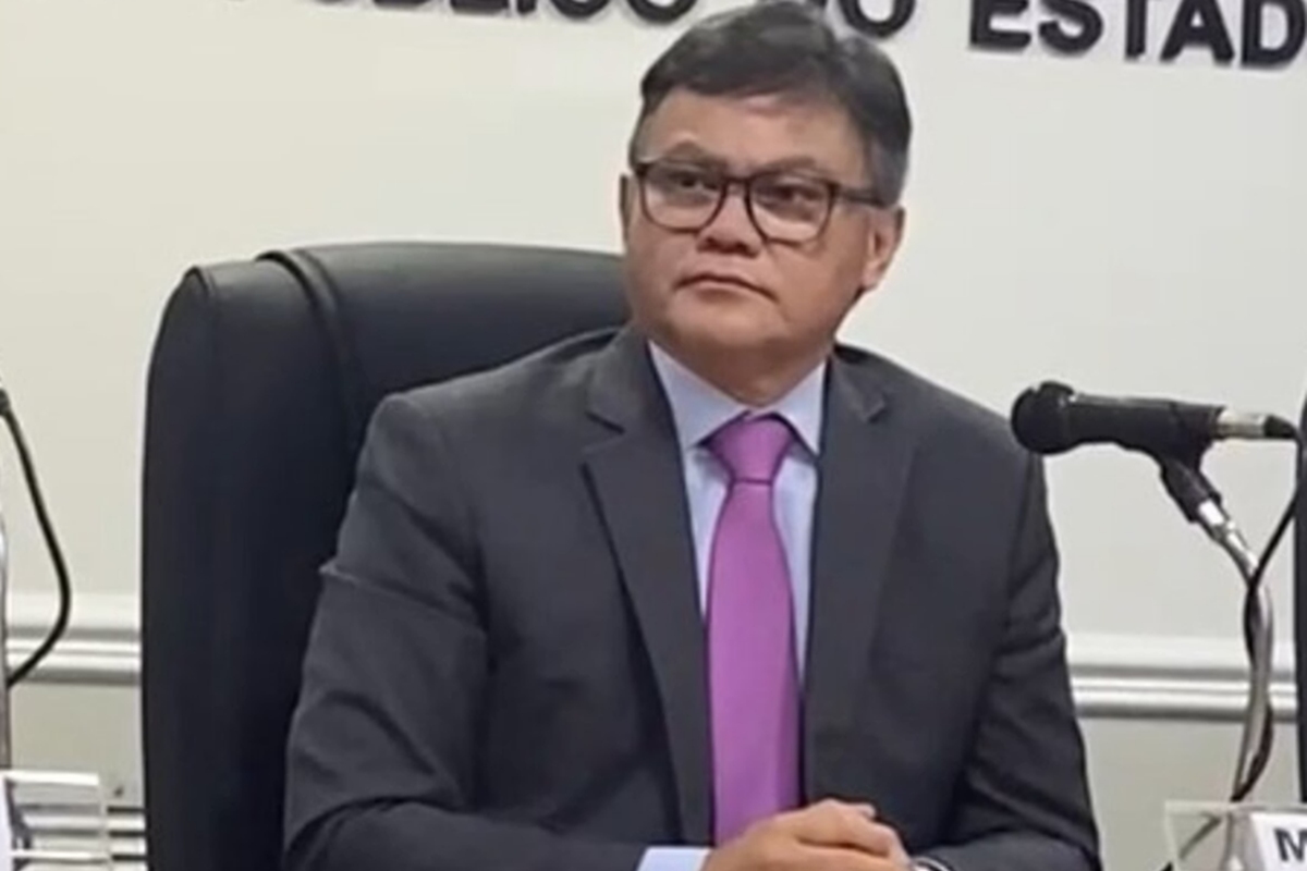 A tensão na rotina de um promotor ameaçado de morte