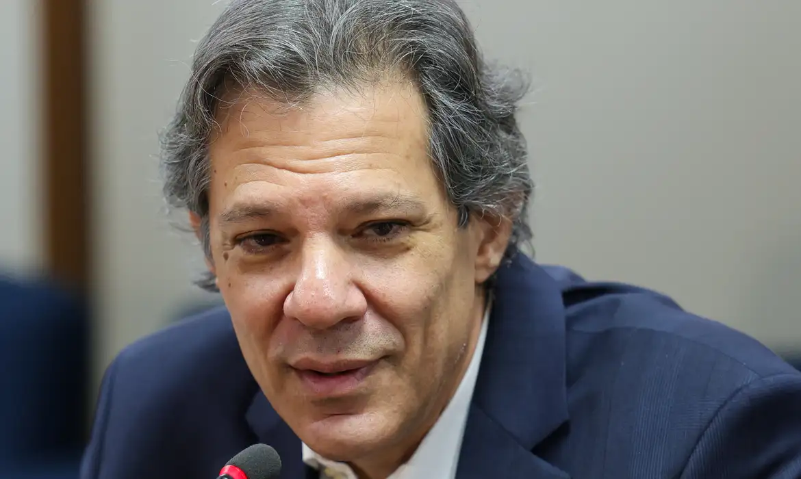 Isenção do IR para quem ganha até R$ 5 mil pode ser sancionada em outubro, prevê Haddad