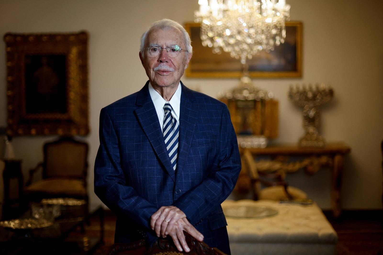 José Sarney Lança Livro sobre o Amapá e Recebe Homenagem da OAB-AP