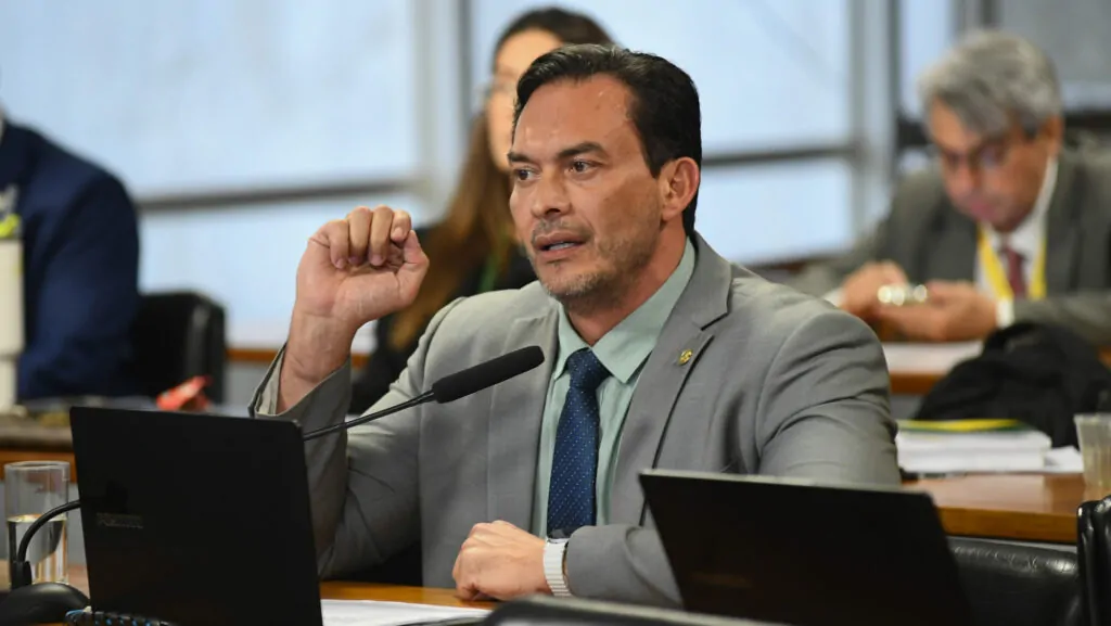 Styvenson Detona PEC da Blindagem: ‘Protege Corrupto e Crime Organizado’