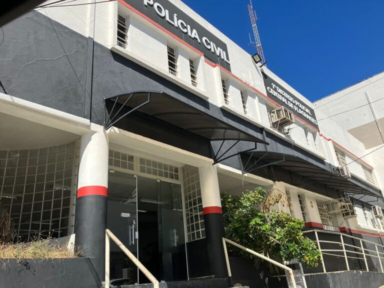 Polícia apreende 40 máquinas caça-níquel em bar no Centro de Campinas