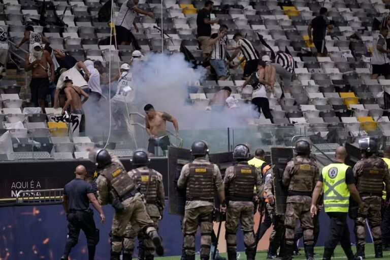 Justiça determina que Atlético e Arena MRV indenizem torcedor ferido
