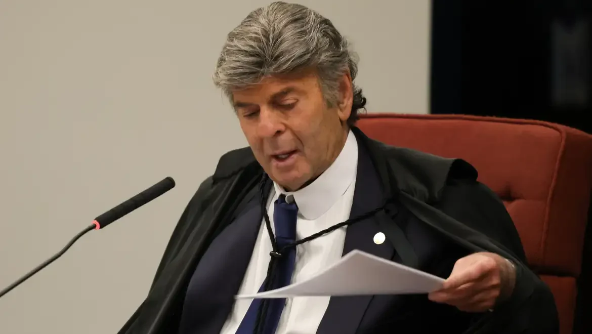 Fux Suspende Julgamento de Recurso de Moro no STF Após Pedido de Vista