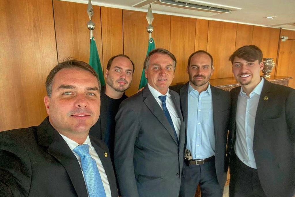 Bolsonaro confirma que filhos não disputarão a presidência
