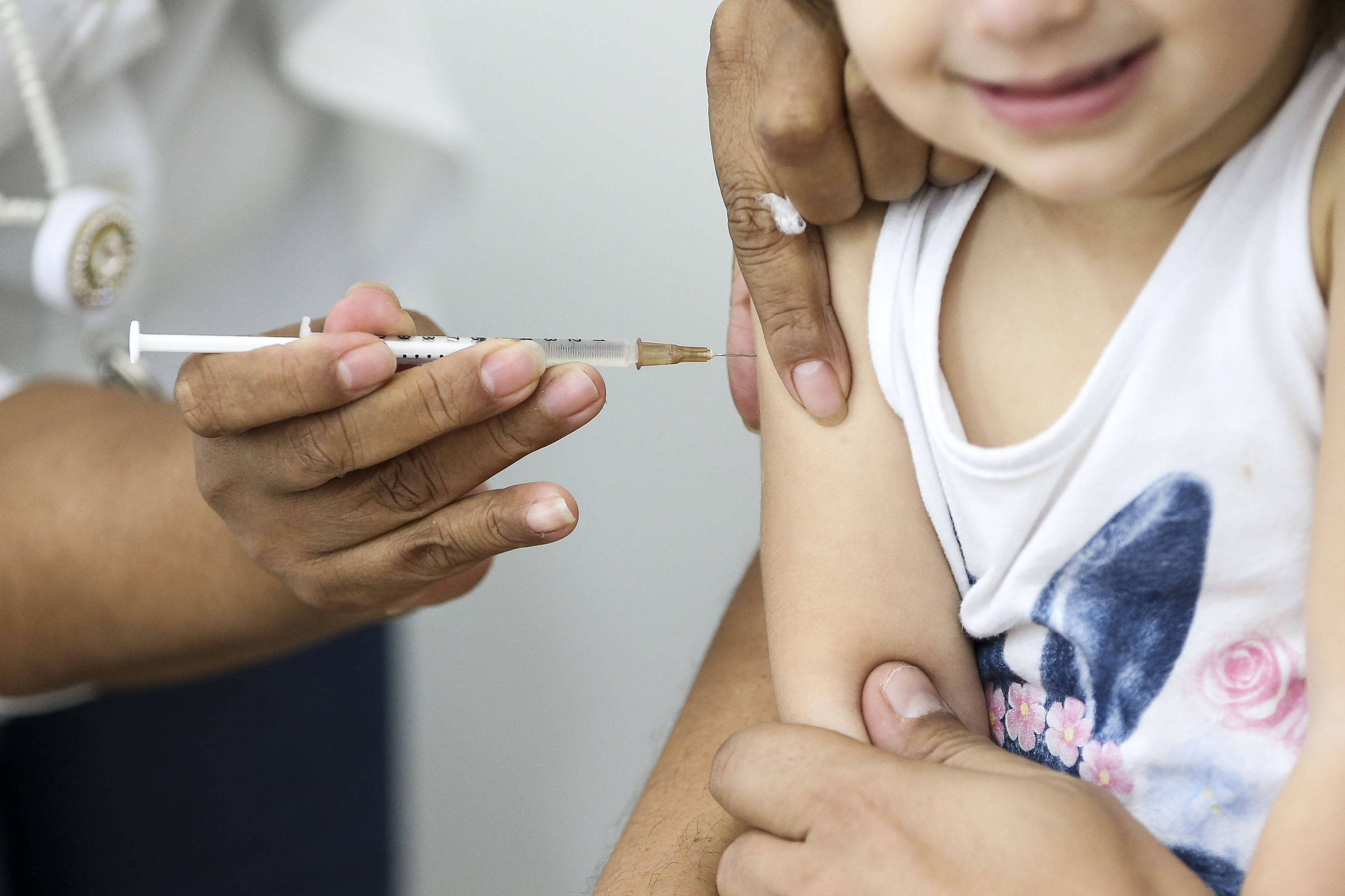 Ministério da Saúde realiza dia de multivacinação para crianças e adolescentes
