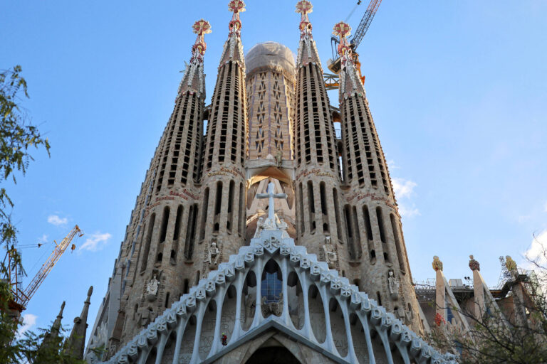 Sagrada Família se torna a igreja mais alta do mundo