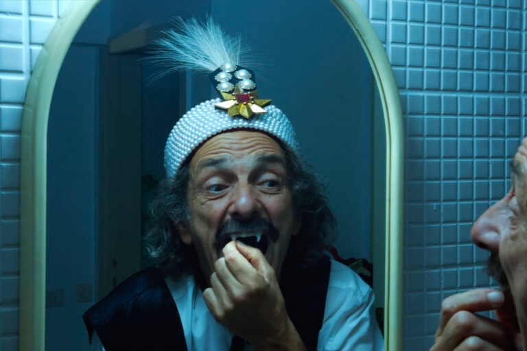 Mostra de São Paulo explora tensões globais com humor e monstros