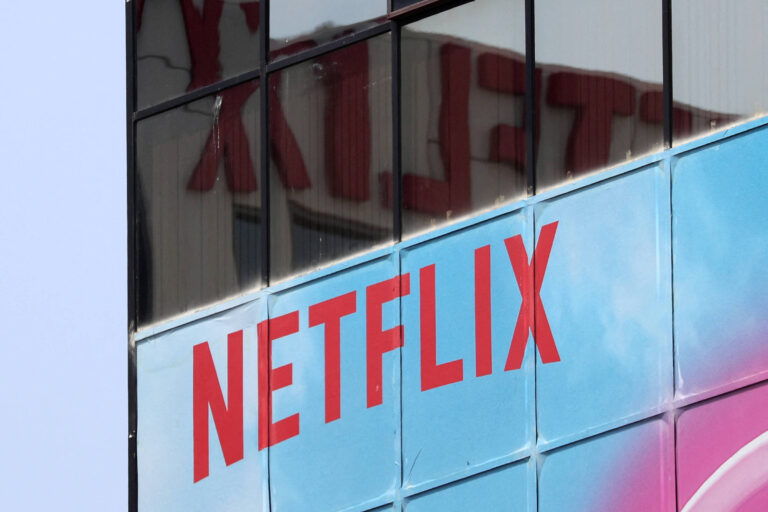 Netflix avalia aquisição da Warner Bros Discovery