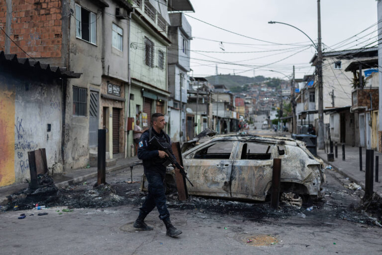 Fatores políticos e territoriais influenciam a violência no Rio